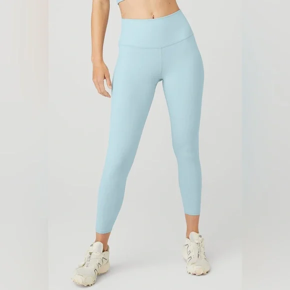 ALO Yoga 7/8 High-Waist Airbrush Legging in Chalk Blue